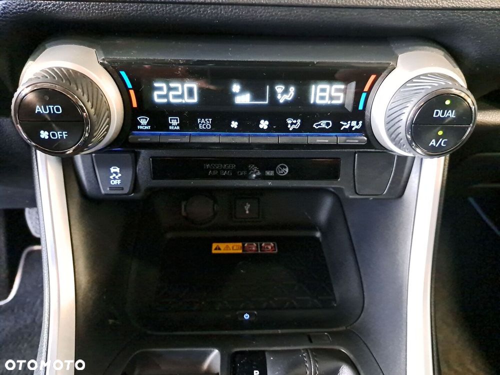 Toyota RAV4 - 24