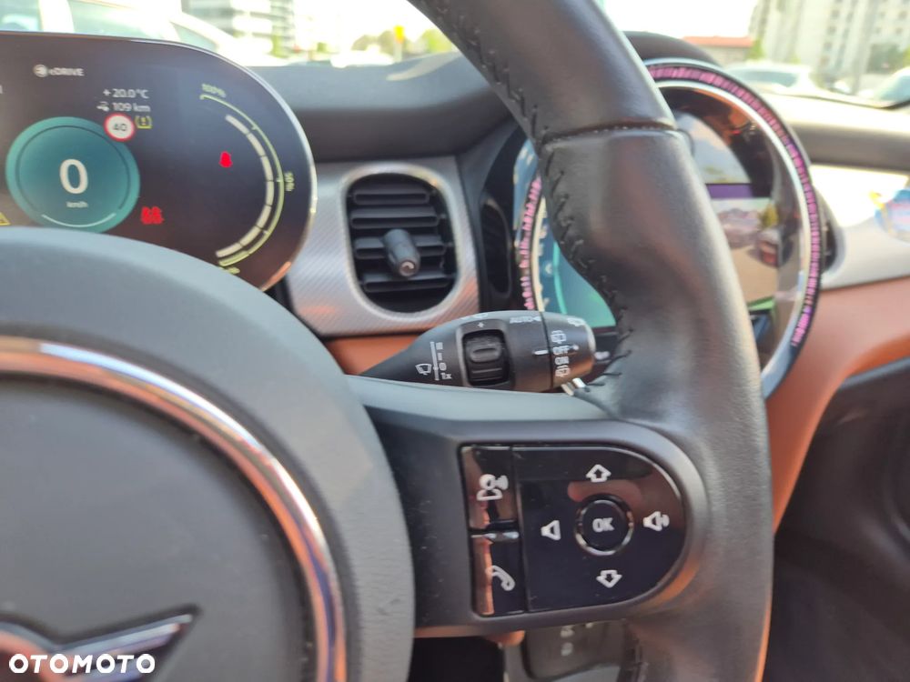 MINI Cooper SE - 16