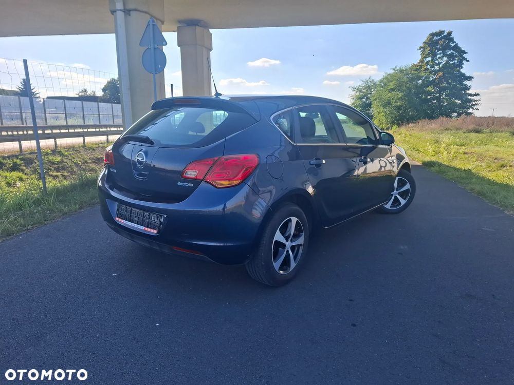 Opel Astra - 2