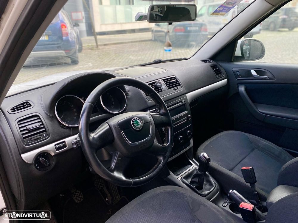 Skoda Yeti 2.0 TDI Active 4x4 - 13