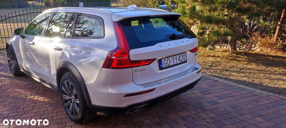 Volvo V60 Cross Country - 6