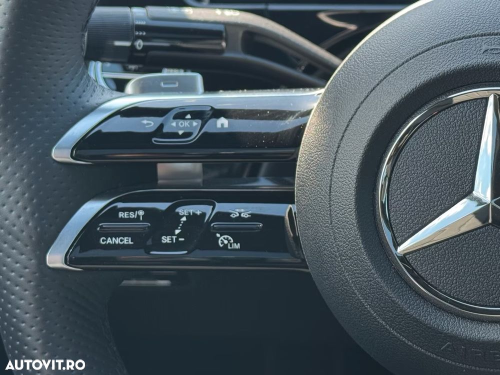 Mercedes-Benz E 300e 4Matic 9G-TRONIC AMG Line NIGHT Edition - 13