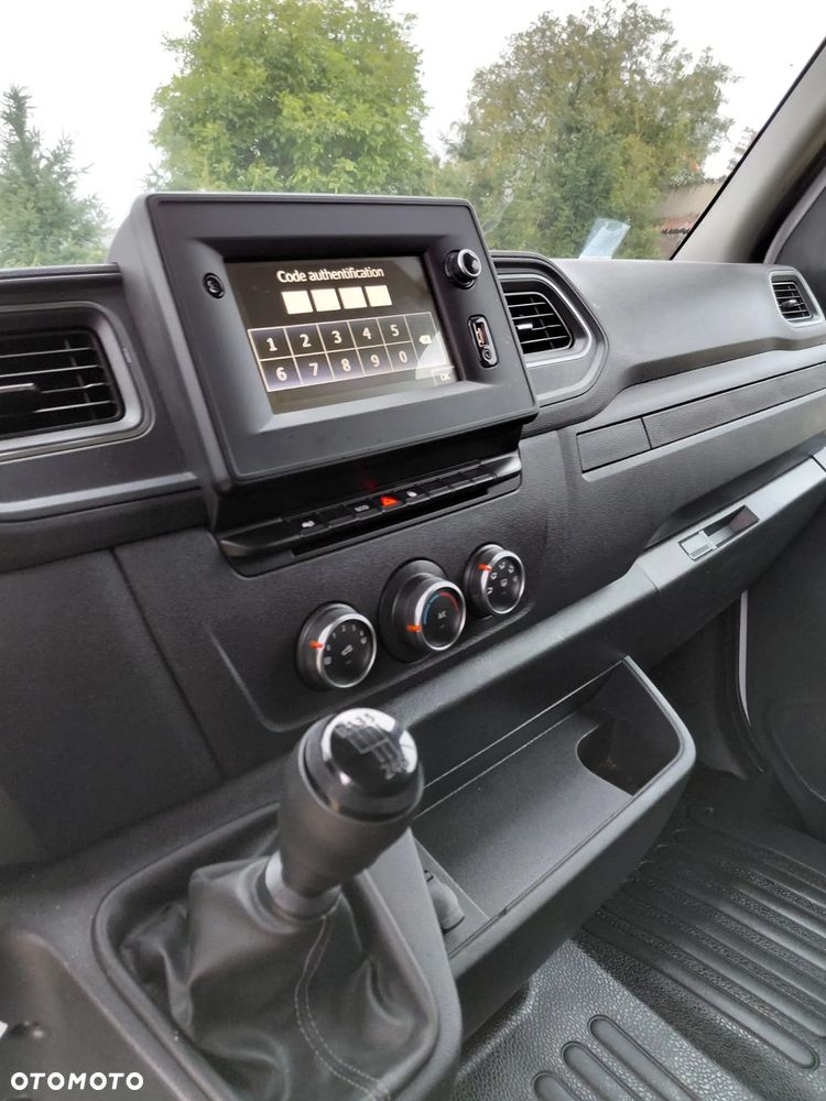 Nissan Interstar - 21