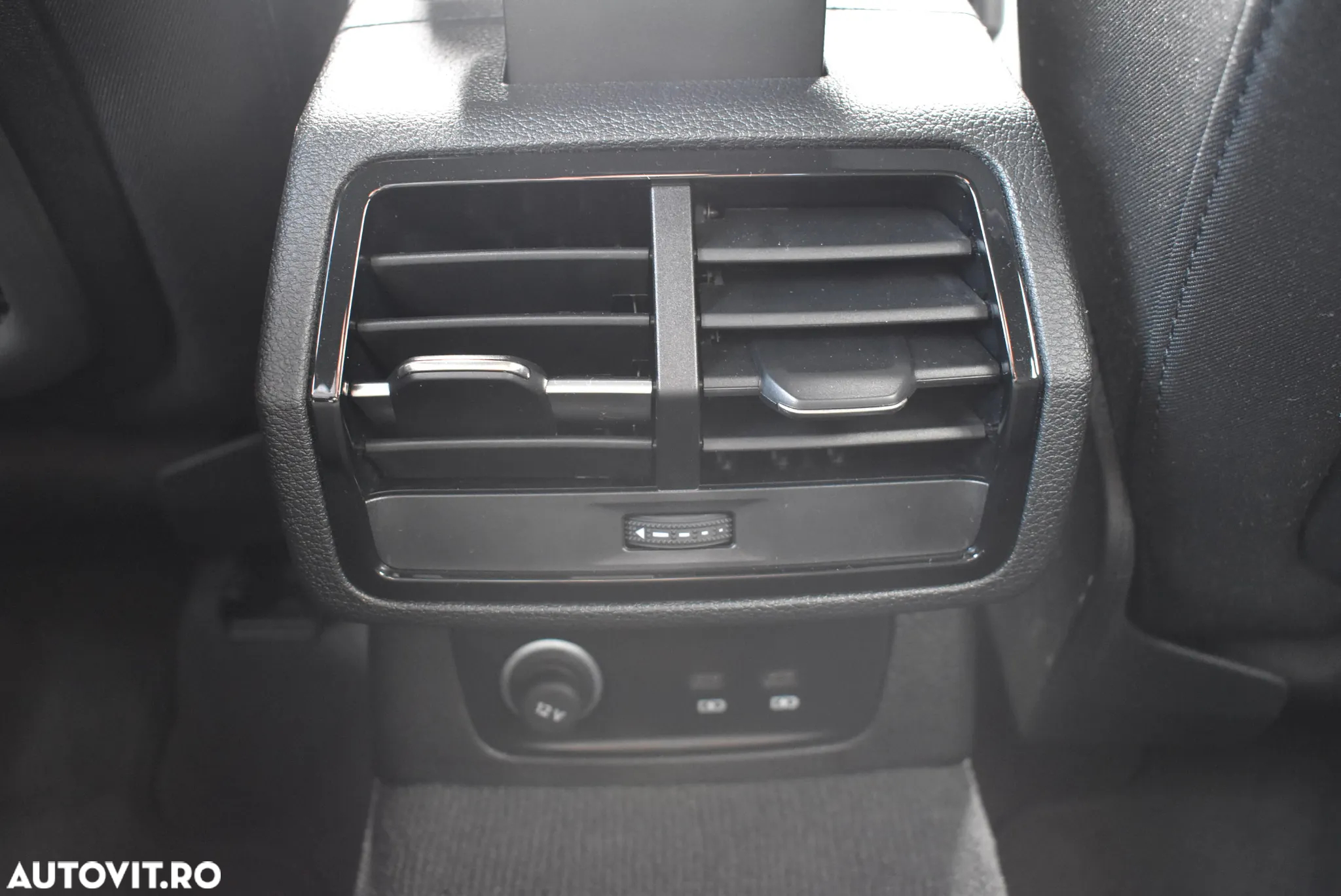 Audi Q3 2.0 40 TFSI S tronic quattro Advanced - 28