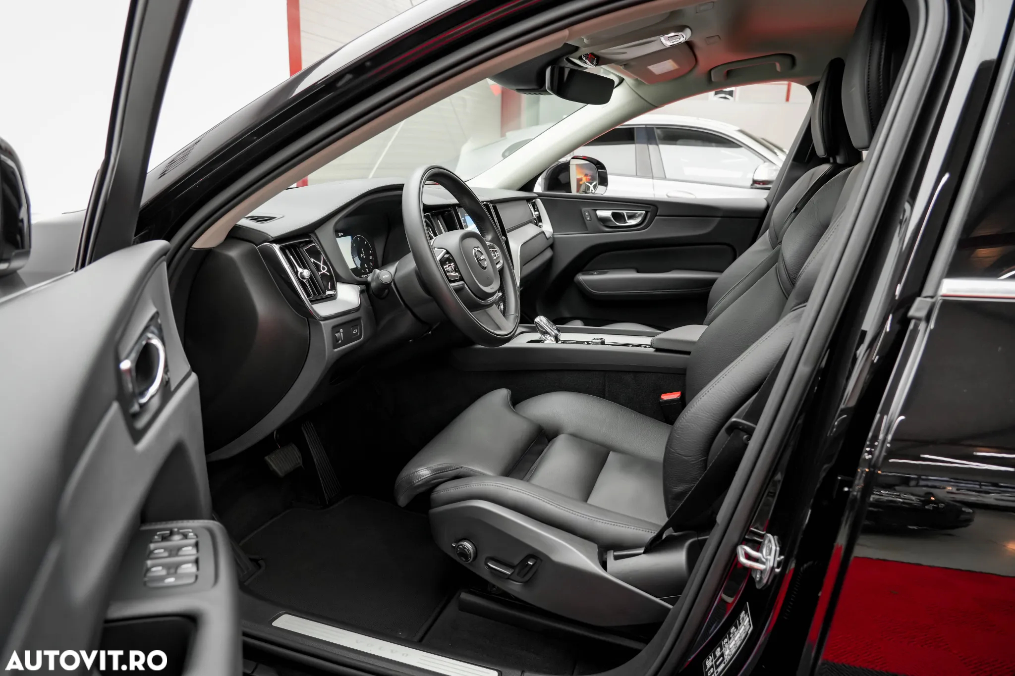 Volvo XC 60 B4 MHEV AWD Inscription - 14