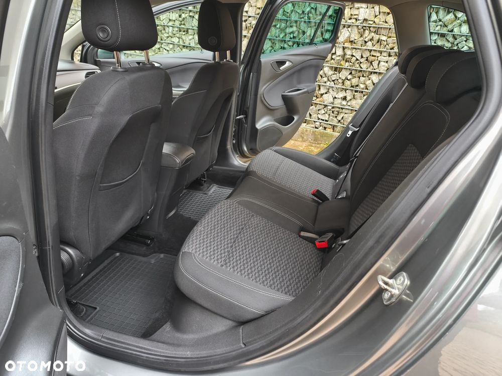 Opel Astra 1.6 CDTI Sport - 22