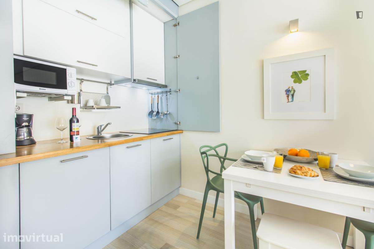 Apartamento com 1 quartos - localizado em Santo Ildefonso Porto - Grande imagem: 3/22