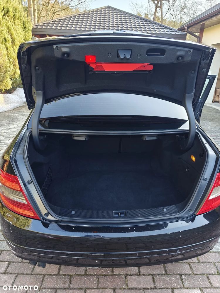Mercedes-Benz Klasa C 200 CDI DPF Classic - 12