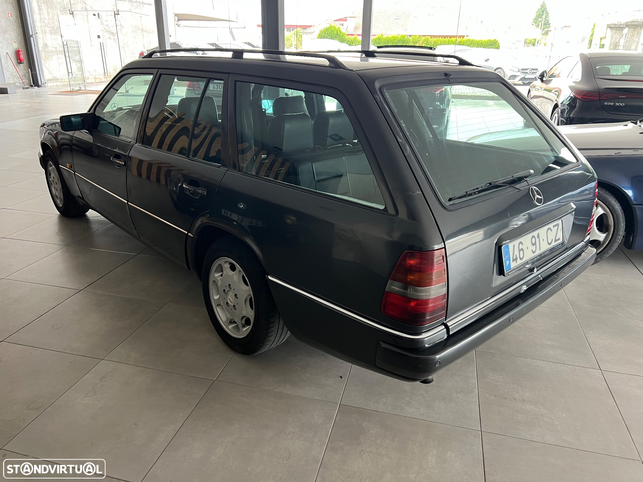 Mercedes-Benz E 250 D Turbo - 4