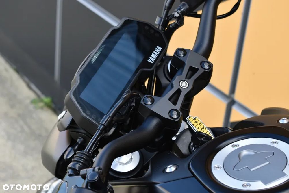 Yamaha MT - 22