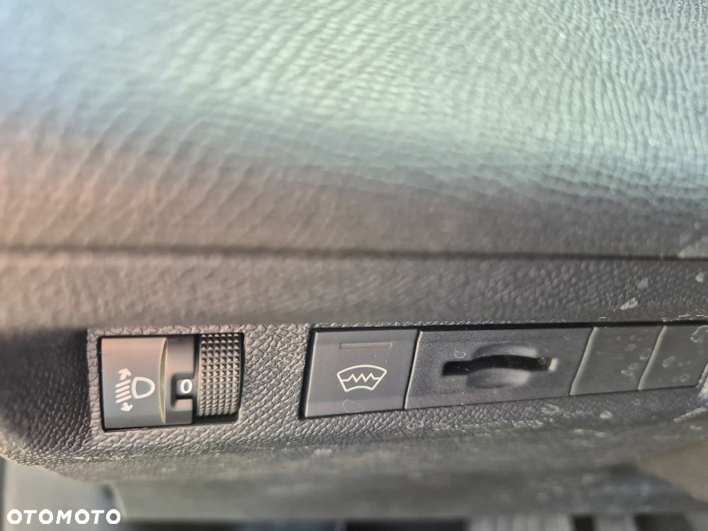 Peugeot 408 1.2 PureTech Allure S&S EAT8 - 14