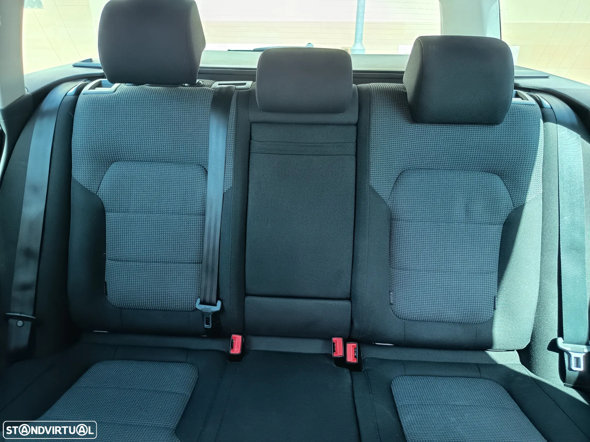 VW Passat Variant - 9