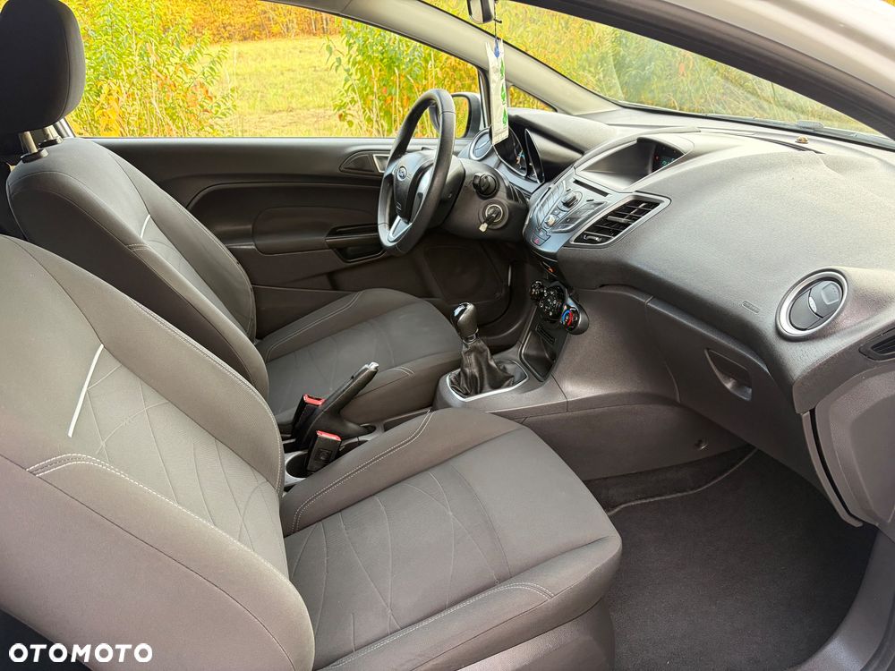 Ford Fiesta - 25