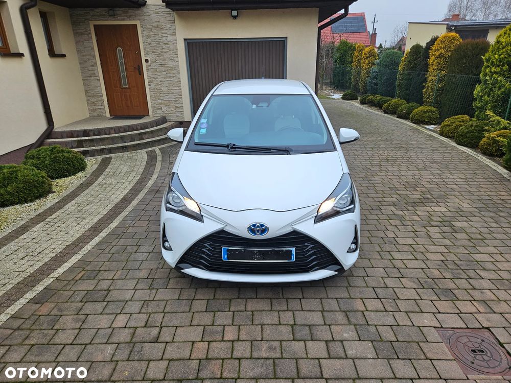 Toyota Yaris Hybrid 100 Selection - 10