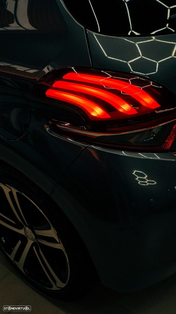 Peugeot 208 1.2 PureTech GT Line — fotografia 11