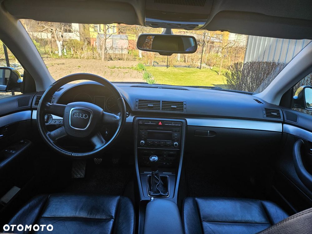 Audi A4 Limousine - 11