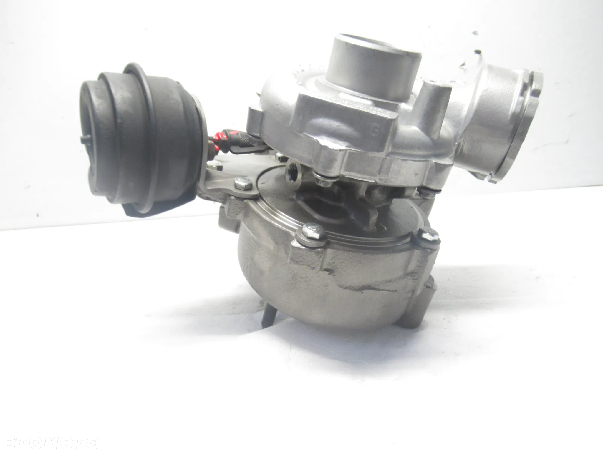 Turbina Audi A4 A6 VW Passat B6 2.0 TDI 140 KM 758219 03G145702K - 2