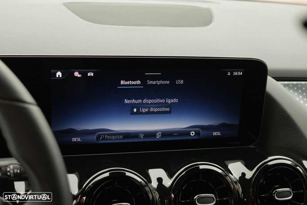 Mercedes-Benz GLA 180 d 8G-DCT - 49