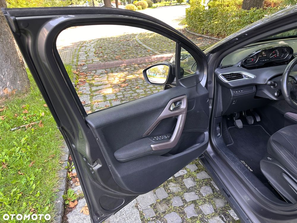 Peugeot 2008 1.2 Pure Tech Active S&S - 25