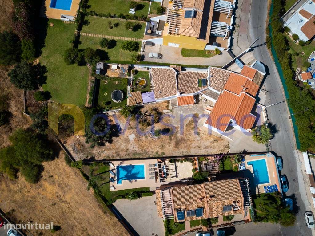 Moradia térrea geminada com 2 quartos, com terreno, em Albufeira - Grande imagem: 5/31