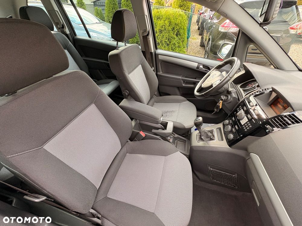 Opel Zafira 1.8 Sport - 28