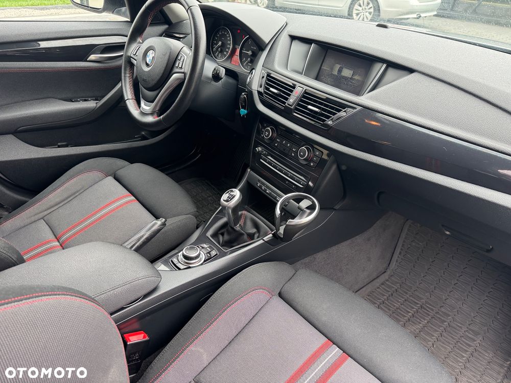 BMW X1 sDrive18d Sport Line - 27