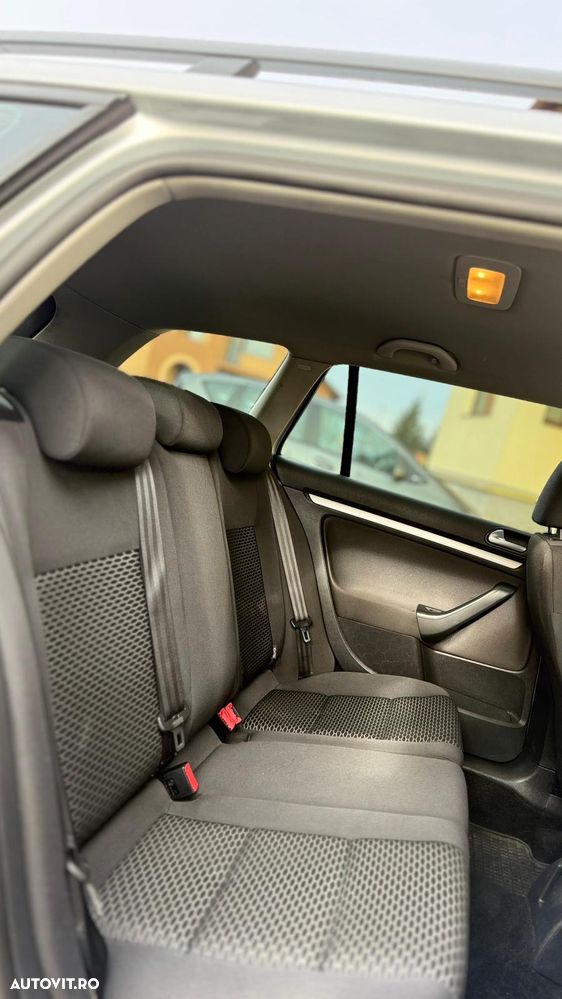 Volkswagen Golf 1.6 TDI BlueMotion Technology Cup - 10