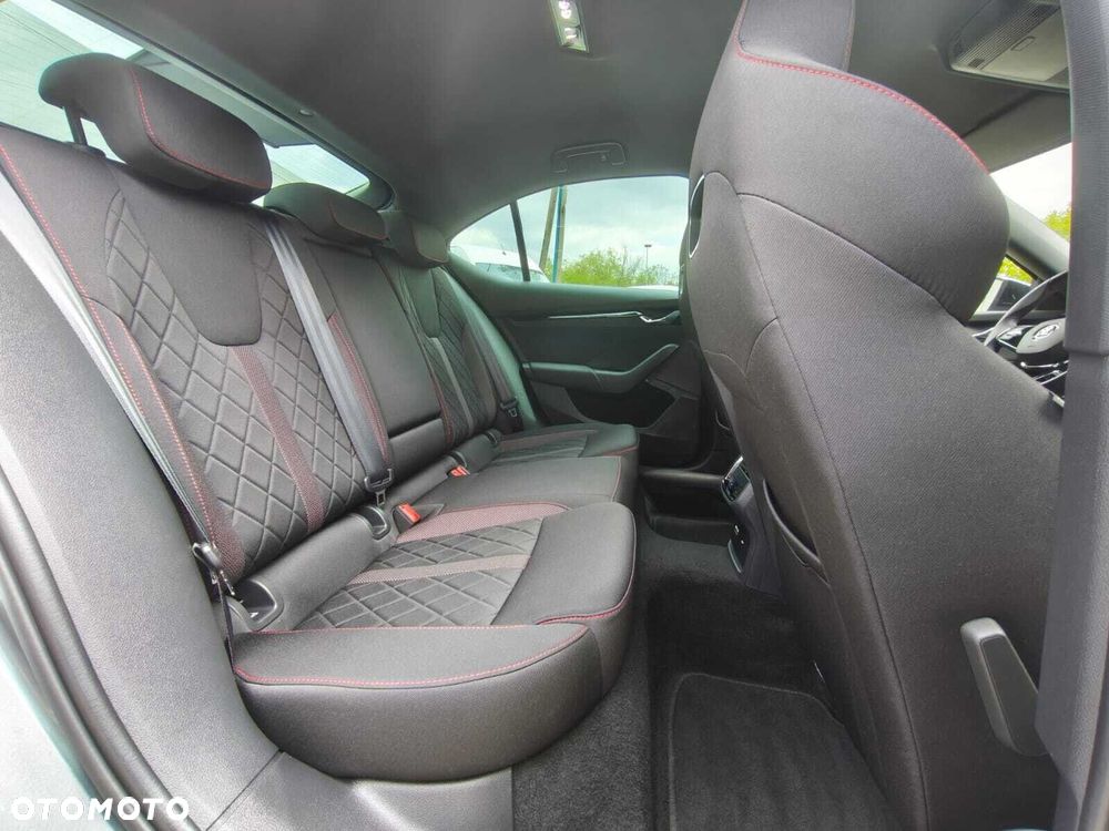 Skoda Octavia 2.0 TSI RS DSG - 10