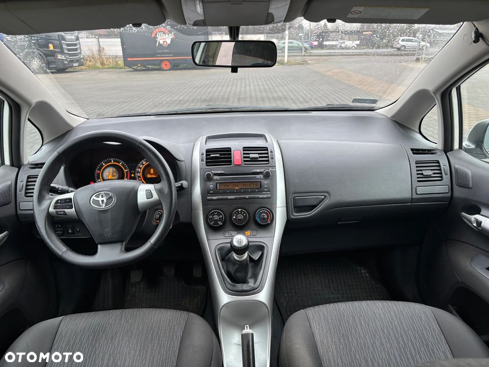 Toyota Auris 1.4 D-4D Luna EU5 - 11