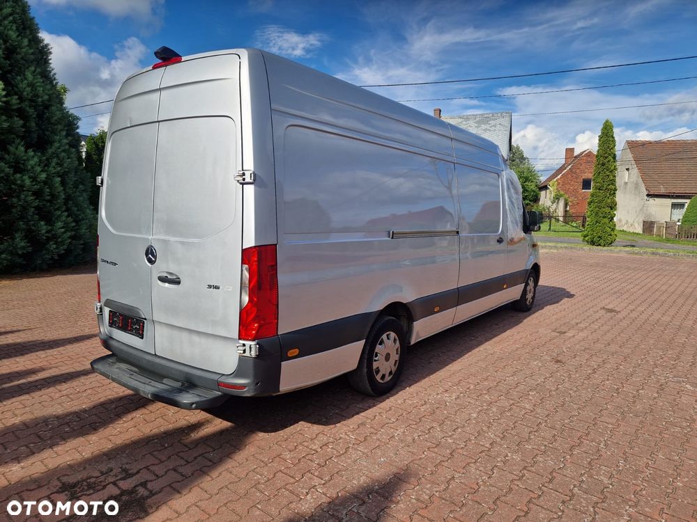 Mercedes-Benz Sprinter - 6