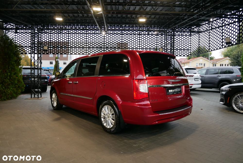 Chrysler Town & Country 3.6 Limited - 4