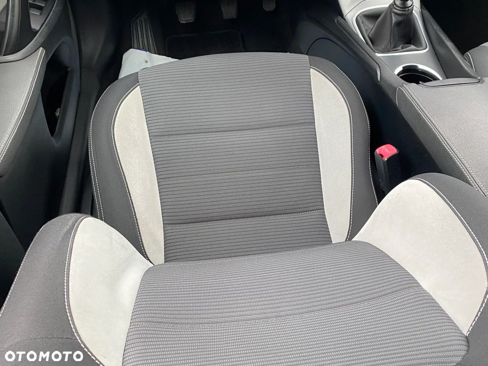 Toyota Avensis 2.0 D-4D Prestige - 35