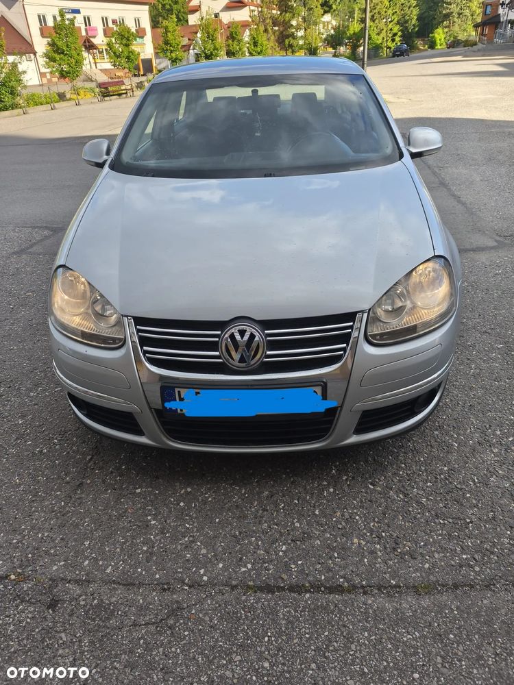 Volkswagen Jetta 2.0 TDI Sportline - 1