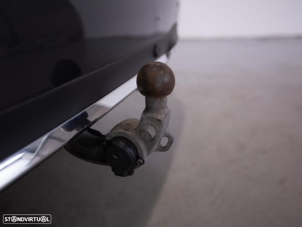 Mercedes-Benz E 300 de T 9G-TRONIC AMG Line - 17