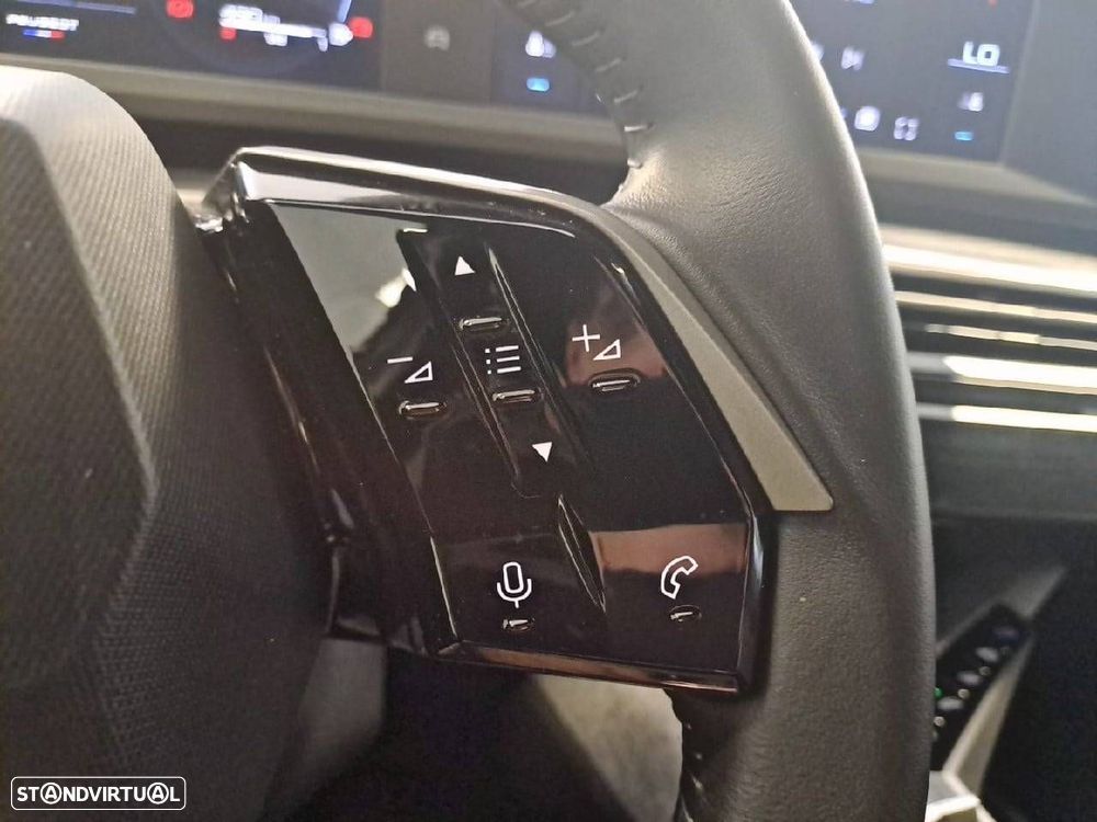 Peugeot 5008 1.2 Hybrid Allure e-DCS6 - 17