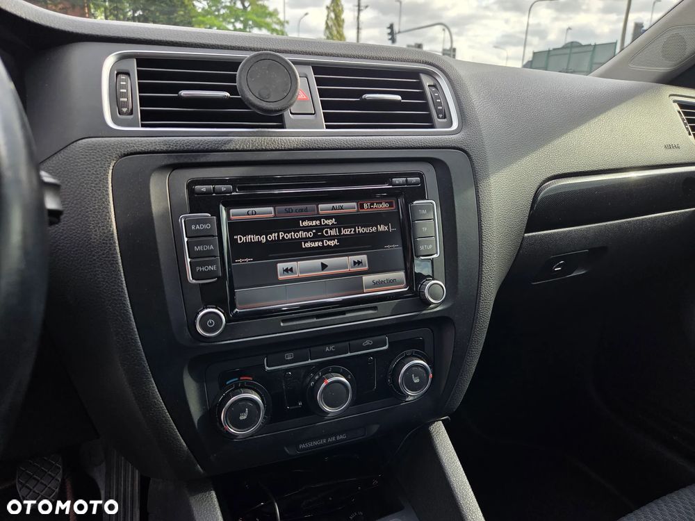 Volkswagen Jetta 1.2 TSI Comfortline - 21