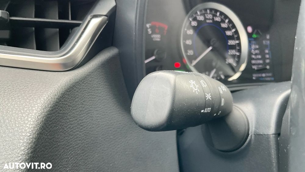 Toyota Corolla 1.8 HSD Dynamic - 17