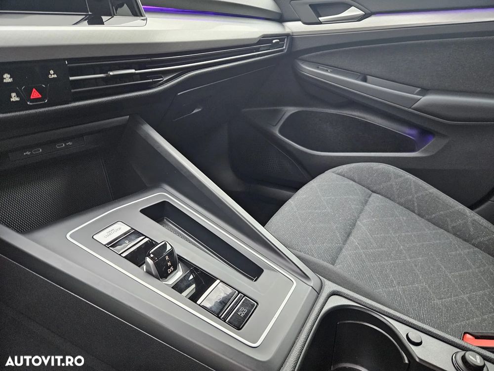 Volkswagen Golf 1.0 eTSI DSG MHEV Life - 11