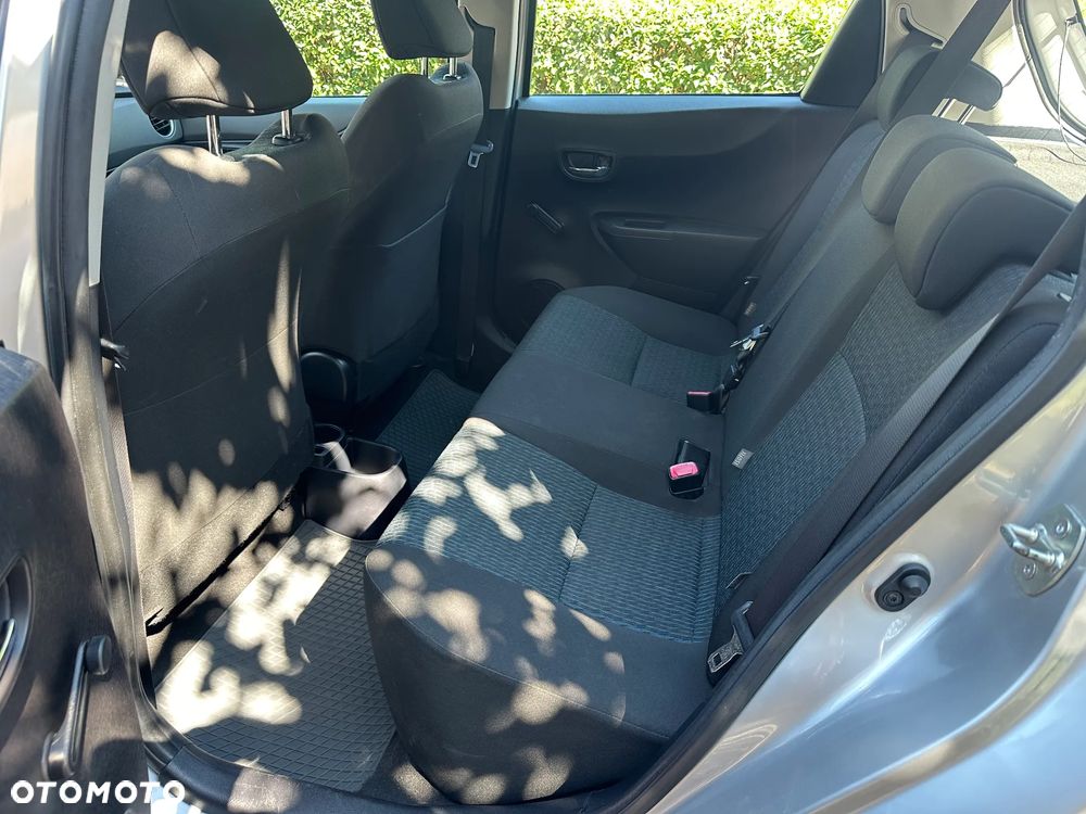 Toyota Yaris - 10