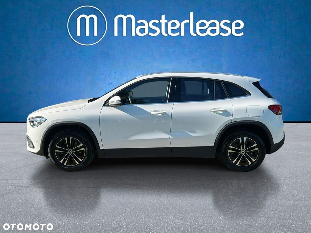 Mercedes-Benz GLA - 8