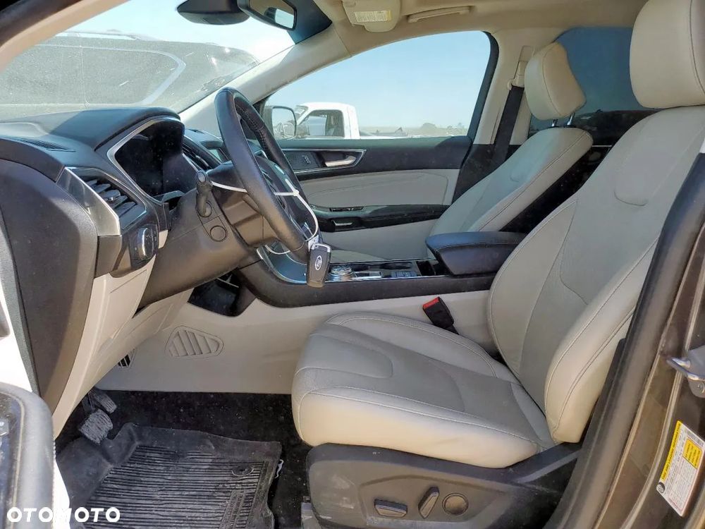 Ford Edge 2.0 EcoBlue Twin-Turbo 4WD Titanium - 8