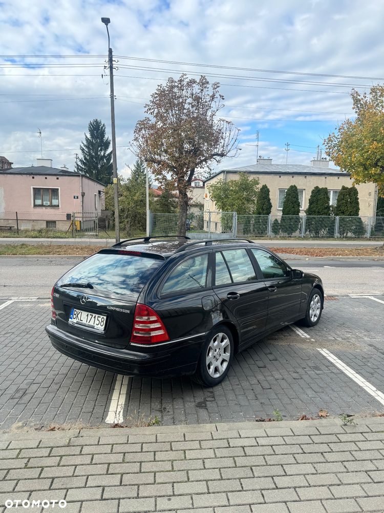 Mercedes-Benz C-Class 2005 photo 5