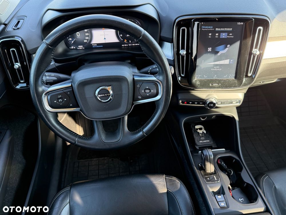 Volvo XC 40 T5 AWD Geartronic Momentum Pro - 29