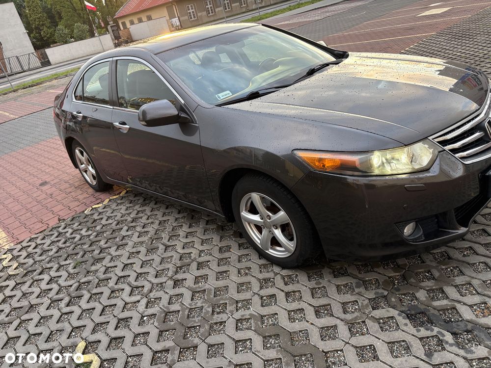Honda Accord 2.0 Executive Nav - 1