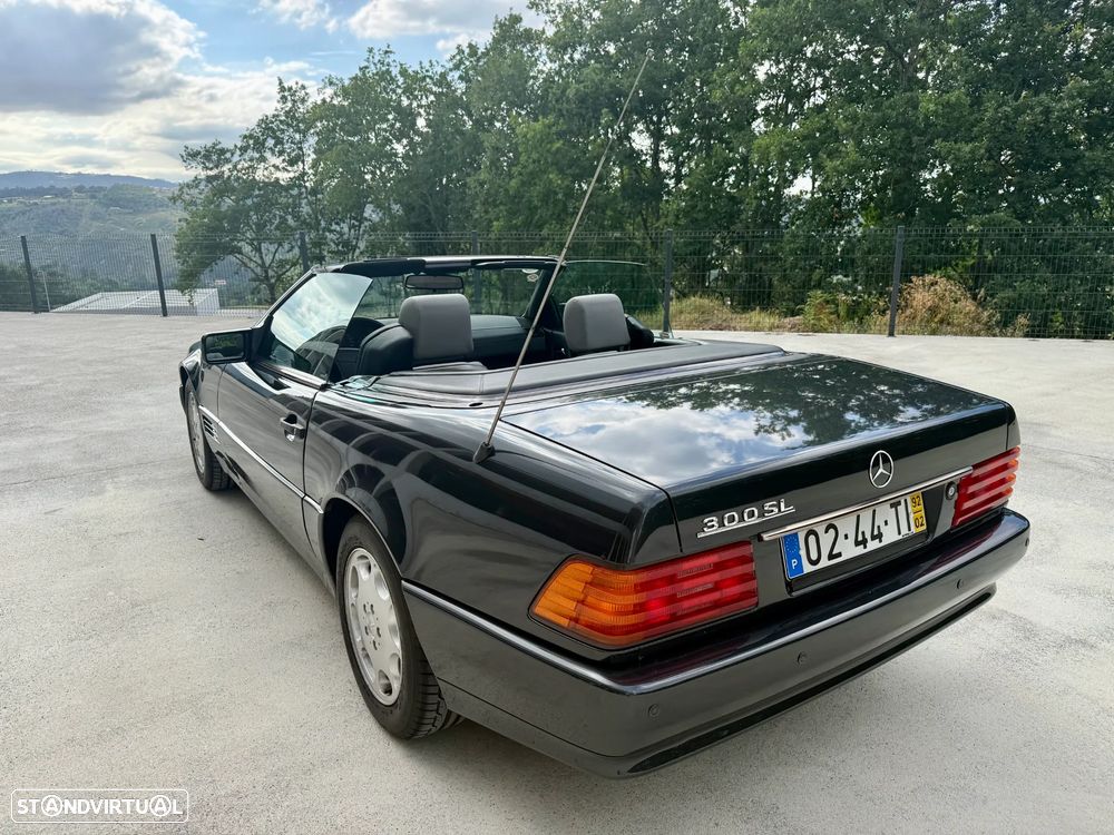 Mercedes-Benz SL 300 - 23