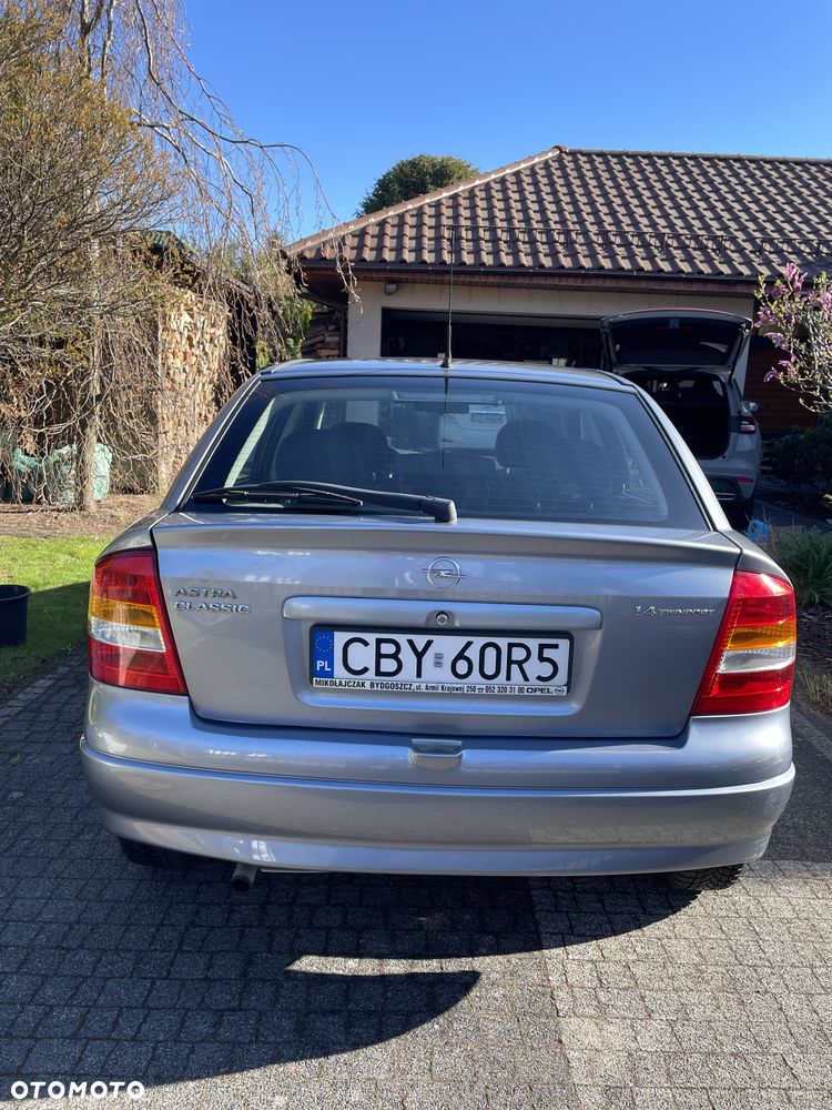 Opel Astra - 4