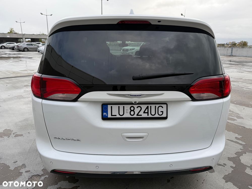 Chrysler Pacifica - 6