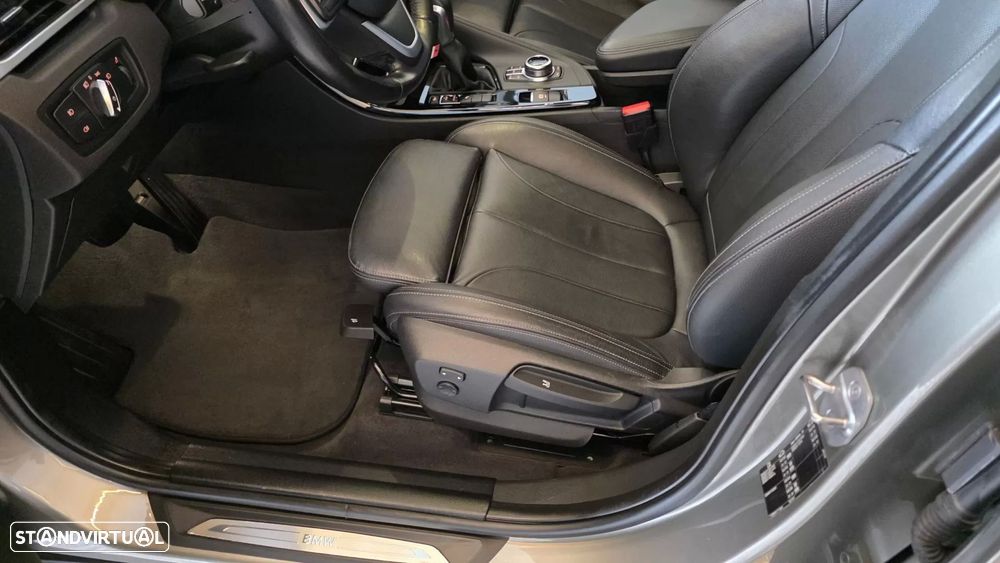 BMW X1 18 d sDrive Auto Line Sport - 33