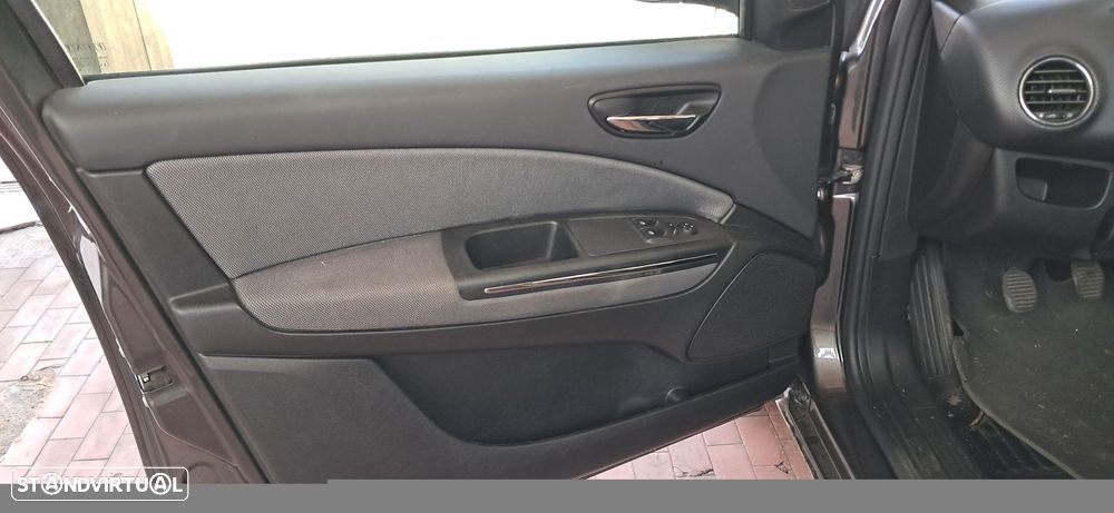 Fiat Bravo 1.6 M-Jet Active - 4