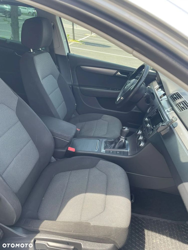 Volkswagen Passat 2.0 TDI Comfortline - 22